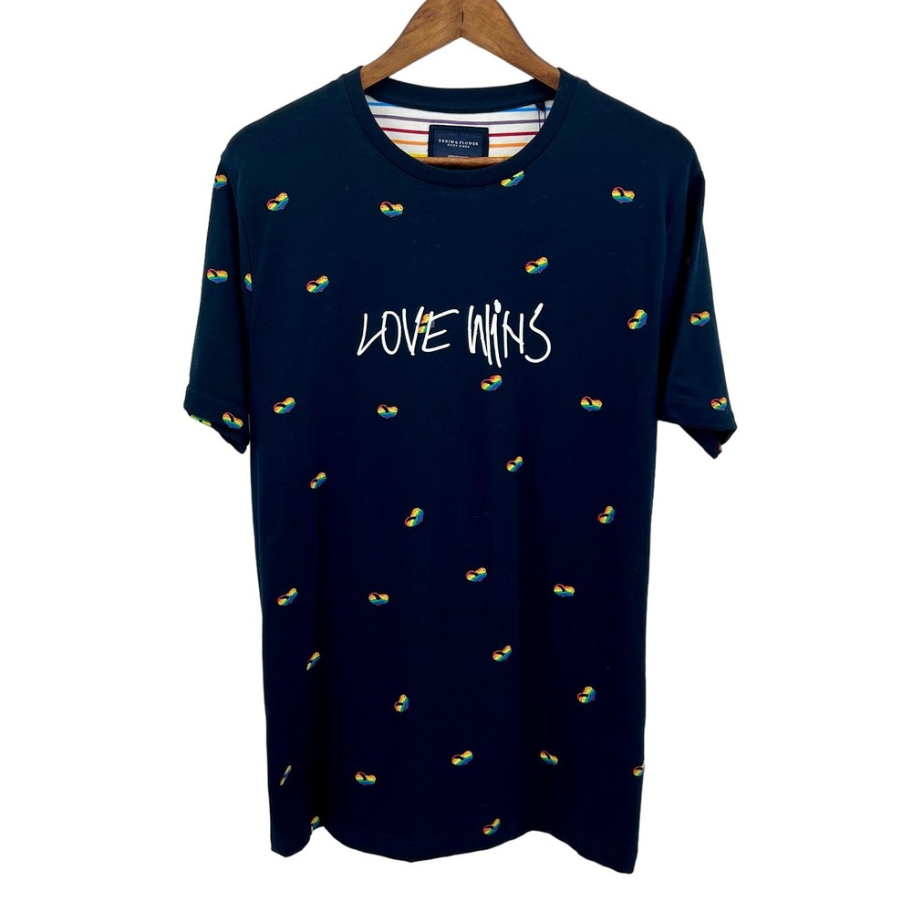 Denim & Flower Love Wins Pride T-Shirt Unisex Large Blue Rainbow Heart Print NWT